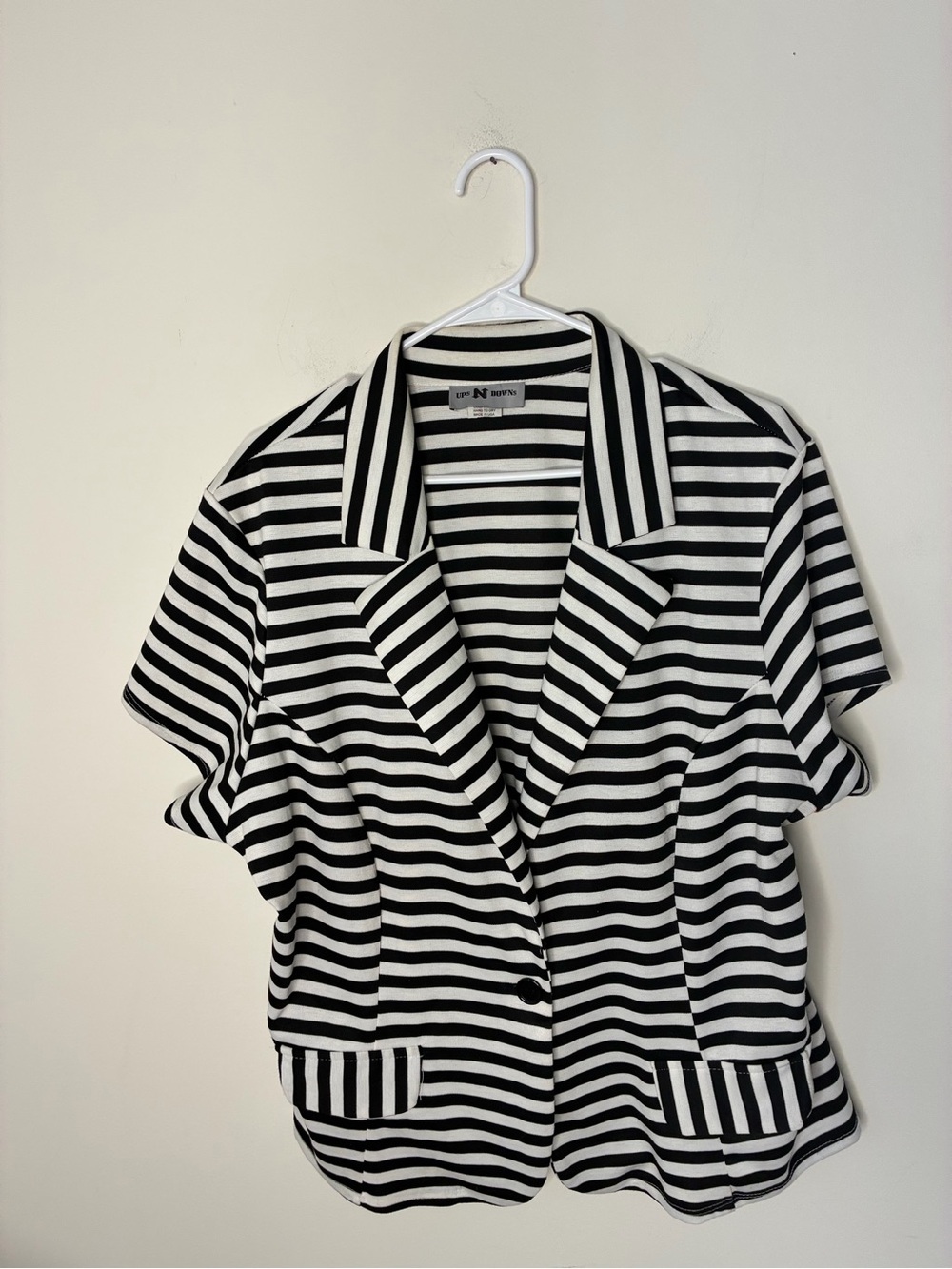 VTG Ups N Downs Striped Black and White Short-Sleeve Button Down Blazer Top